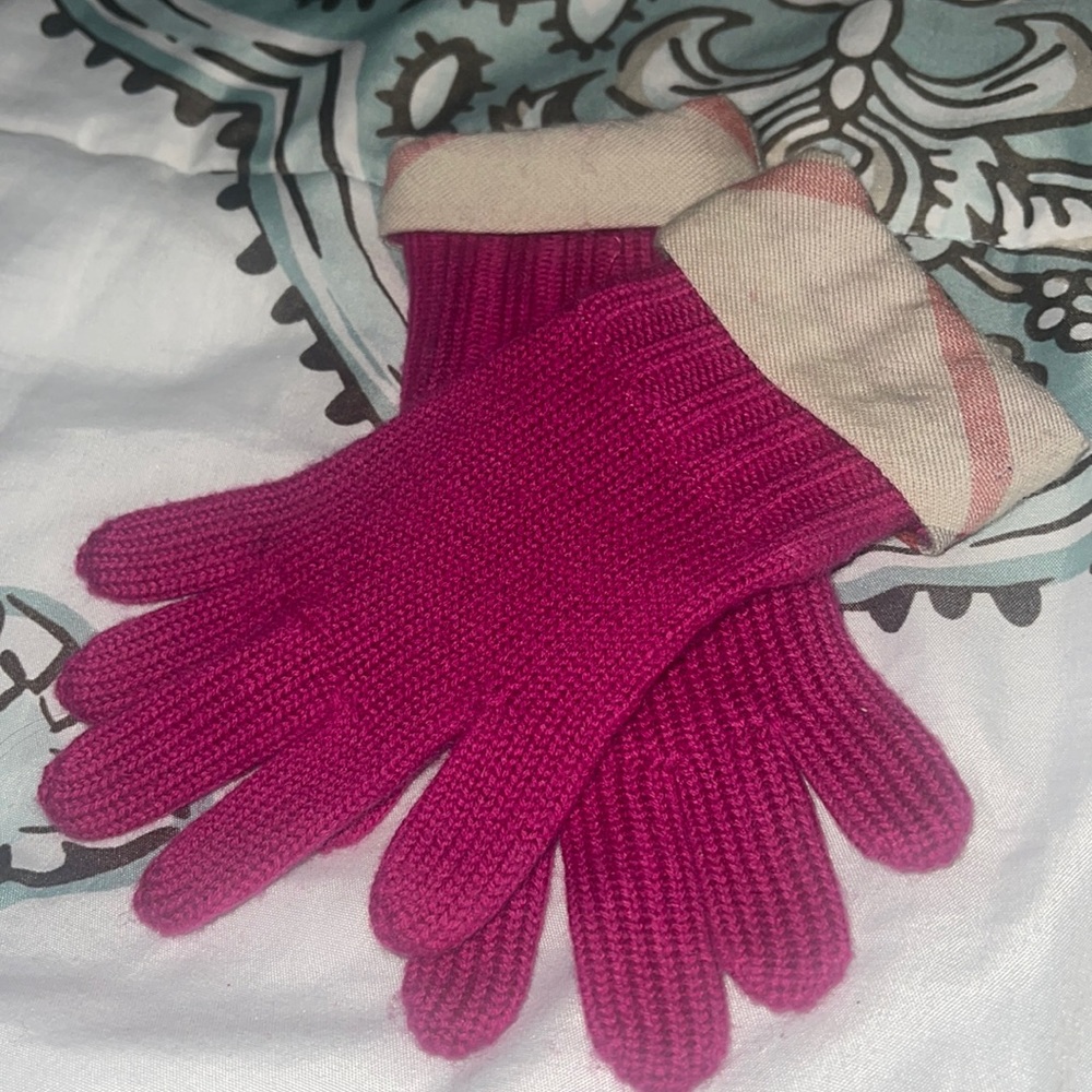 Burberry girl gloves.